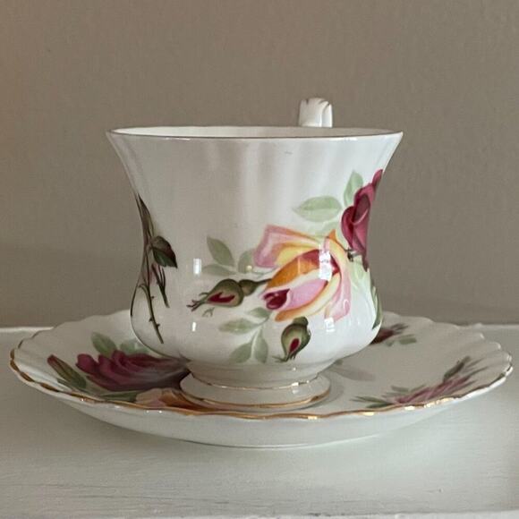 VTG Royal Albert Bone China Teacup & Saucer, "King's Ransom", Rose, Red, Pink - Picture 3 of 8